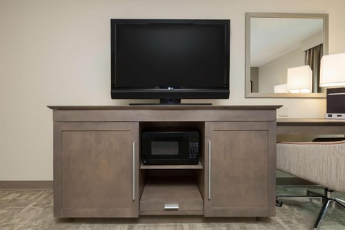 King Room Near Post Oak Park HOU 8 Luxury Bookings