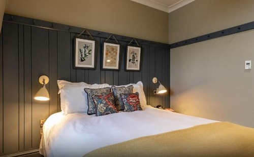 Double Or Twin Room Near Tesco Superstore LON 4 Luxury Bookings