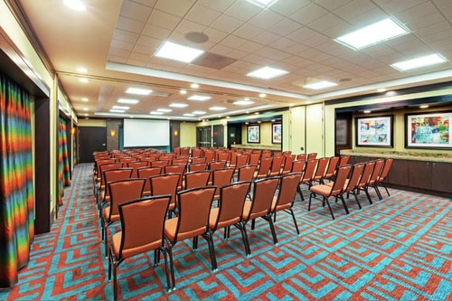 King Room Near UP Excellence Academy HOU 12 Luxury Bookings