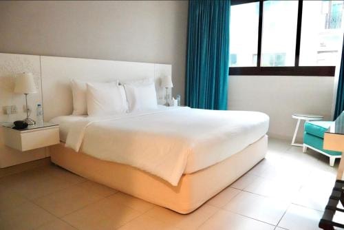 Standard Room Near Al Seef Village Mall Abu Dhbai Luxury Bookings