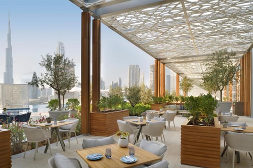 Deluxe Room City Skyline View Near Dubai Ice Rink 7 Luxury Bookings