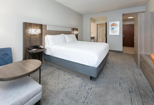 Standard King Room Near Ace Kitchen And Lounge DAL 1 Luxury Bookings