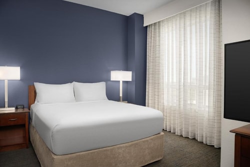 Queen Studio Near Beeler Memorial Pocket Park HOU Luxury Bookings
