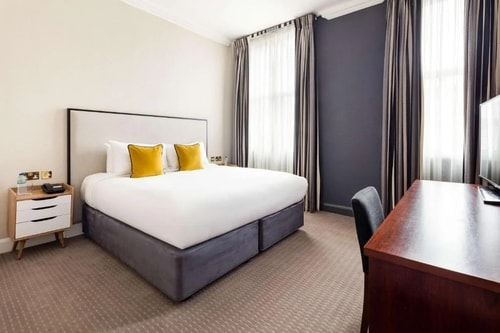 Standard Room Near East Lawn LON Luxury Bookings