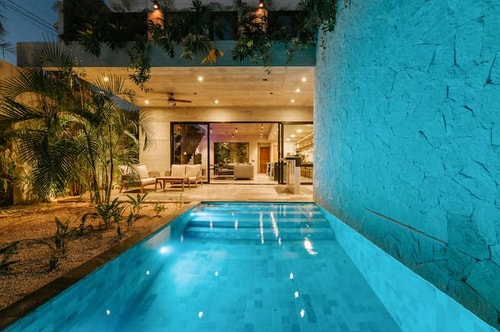 Luxury 5BDR Villa | Pool, Jacuzzi & Concierge