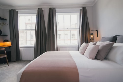 Spacious Designer Room in Boutique Guest House