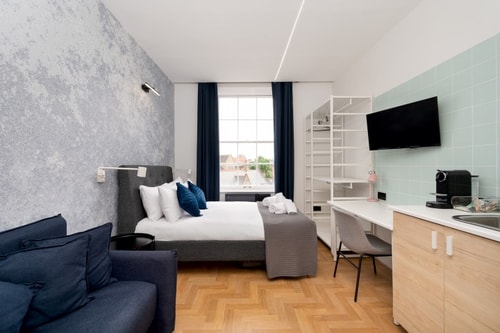 Custom-Designed Studio in Shoreditch Artsy Centre