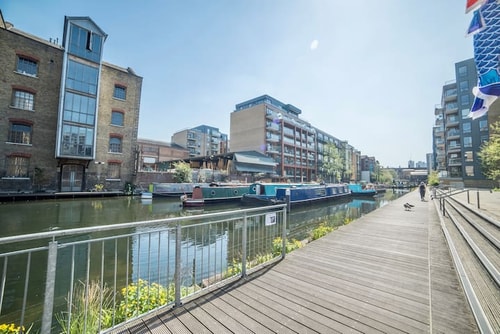 Unique Canal Apartment in Excellent Location