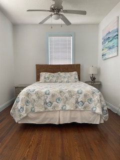 SaltWater Inn- Room 4: Sunrise Retreat