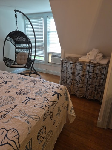 SaltWater Inn- Room 8: Coastal Mist
