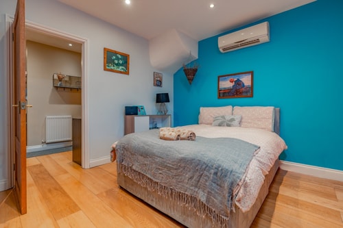 Charming 2-Bed Flat with Garden 18 The Upgrade Authority