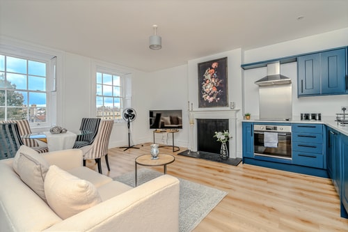 Elegant Clifton Village Apartment