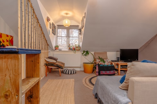 Cosy upside down house in Brislington