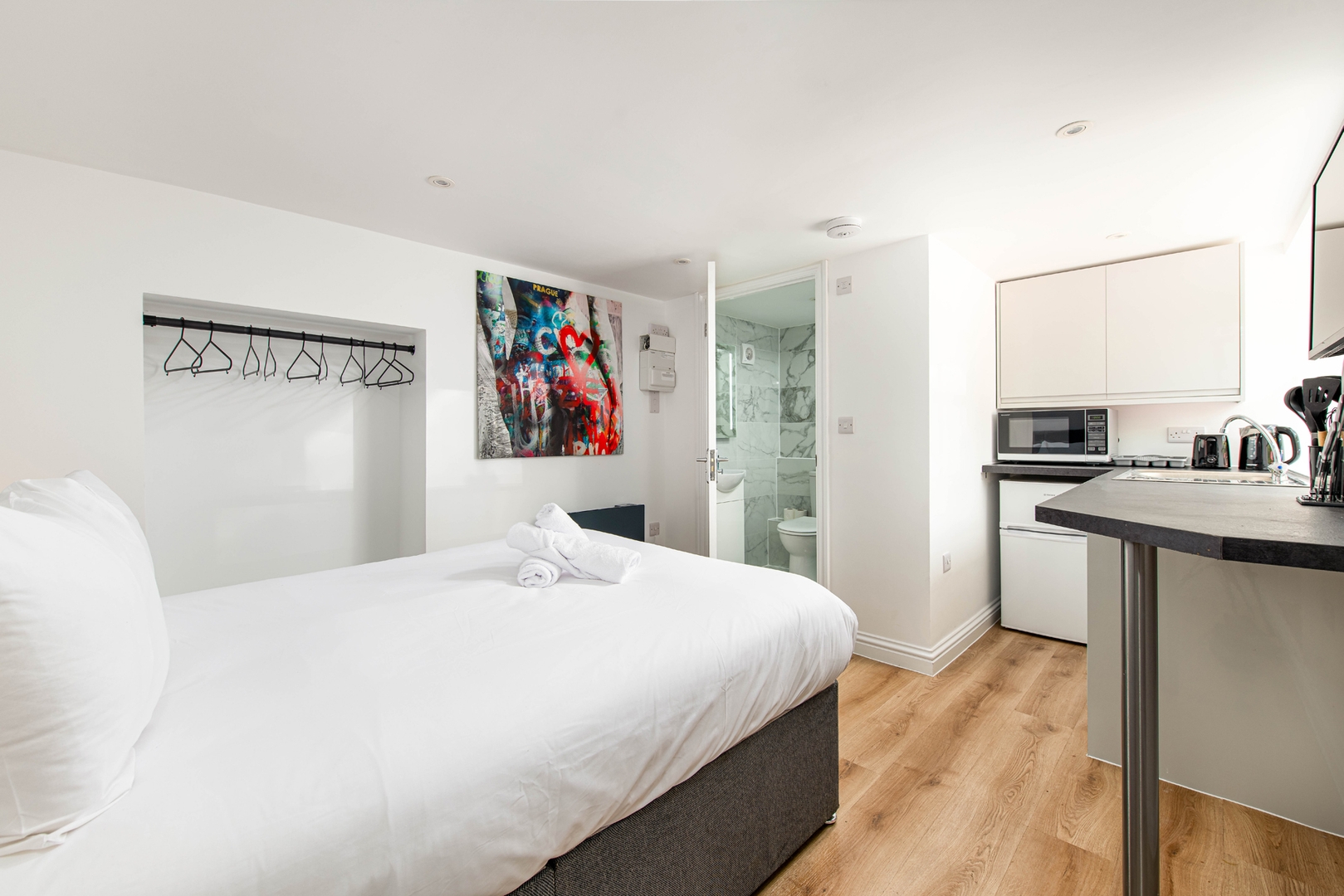 The Vault: elegant Clifton studio, photo 2