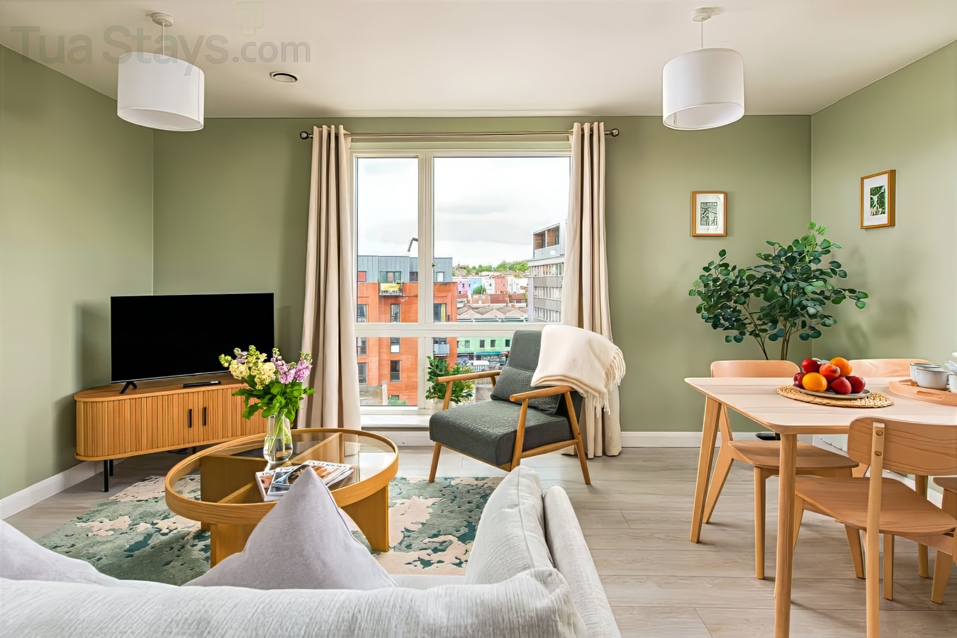 Two-bedroom city flat near Cabot Circus