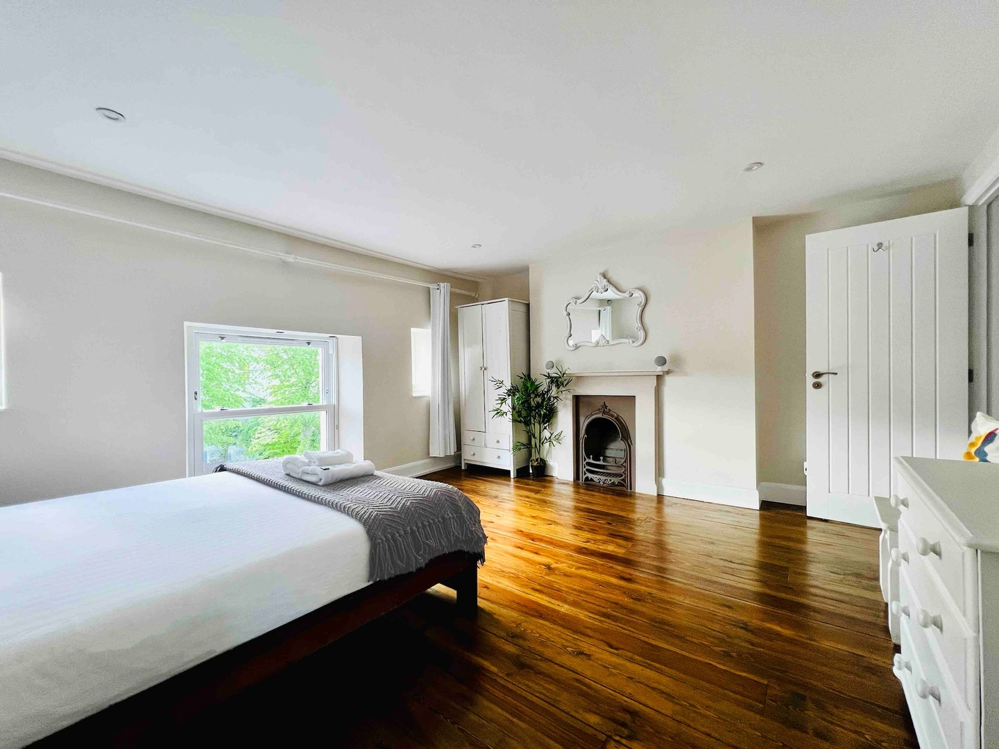 Quiet two-bedroom flat by Gloucester Road, photo 2