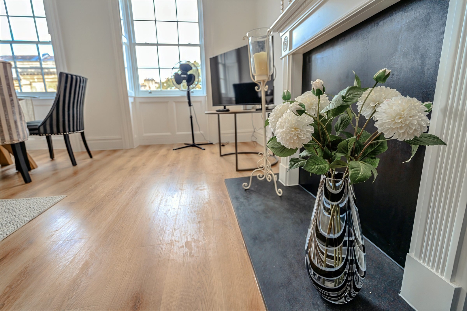 Bright two-bedroom apartment in Clifton Village, photo 4