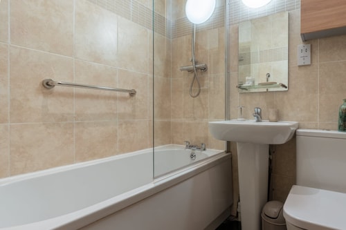 Charming 2-Bed Flat with Garden 5 The Upgrade Authority