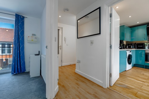 Peaceful village flat with parking and EV charging