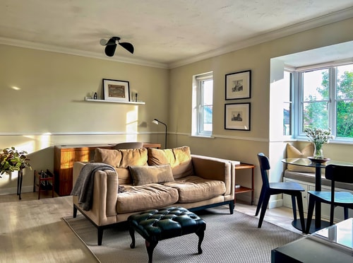 Peaceful 2BR retreat w/ shared backyard