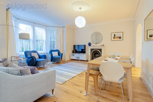 Stylish Clifton Garden Apartment with Terrace