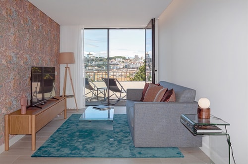 Design T2 Duplex Pool & Balcony