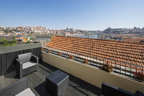 Dreamy 2BR w/ Stunning Douro Views & Spa Retreat