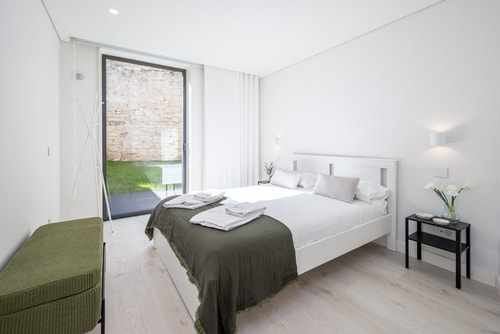 Gaia Riverside Retreat: Private Garden, Pool & SPA