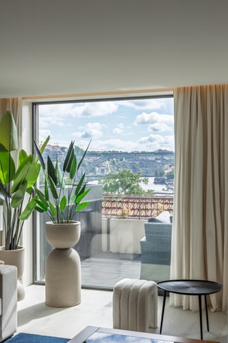 Luxury Douro View 2BR w/ Pool & Sauna