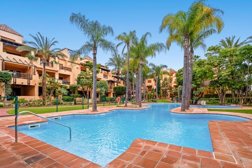 Luxury apartment tropical garden & pool view