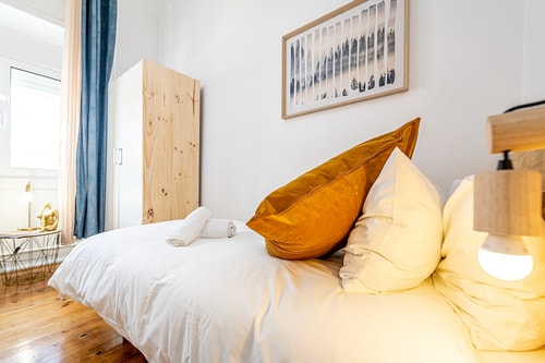 AS4 | BR near the train to Downtown Lisbon (4 min)