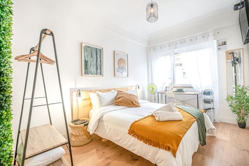 SM03 | BR next train to downtown Lisbon (16 min)