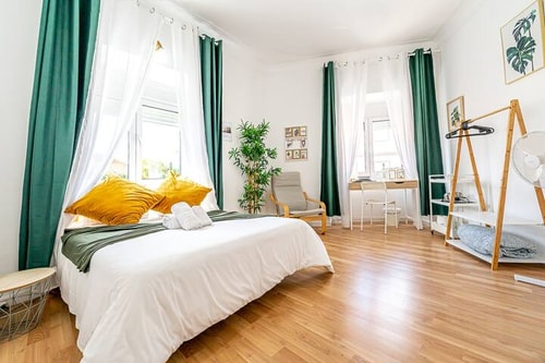 AS1 | BR near train to Lisbon Downtown (4 min)