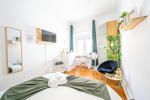 Double Bedroom 16 min to Downtown Lisbon by train