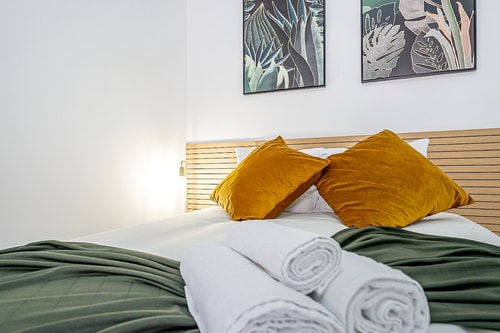 Double Bedroom 16 min to Downtown Lisbon by train