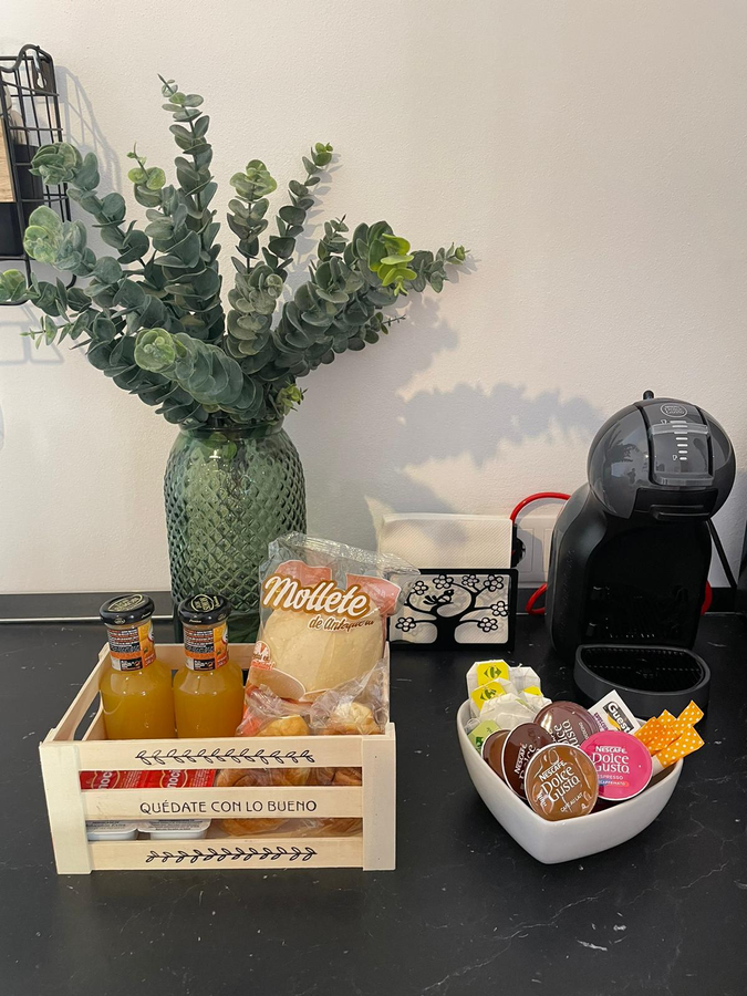 DETALLES Y... ¡ALGUNA SORPRESA!