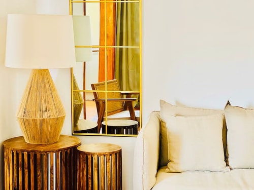 Canaryislandshost l Surfside