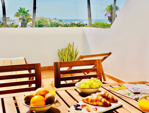Canaryislandshost l Sea View