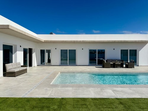 Canaryislandshost l Calma