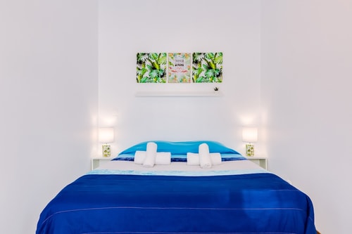 Mauricya small room! stay at Faro centre