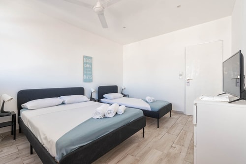 Nairibya room! 3rd floor charming street & central