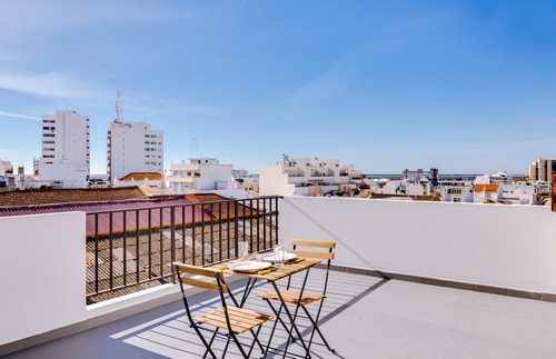 /Anya Apt/ Enjoy Quality & Comfort @ Central Faro