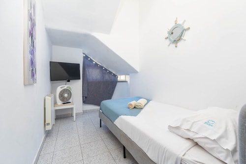 Sereya small room - steps from the beach