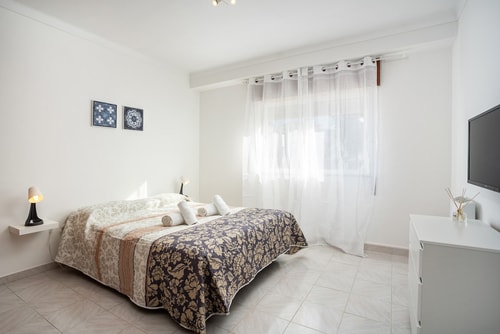 Silvya ensuite room! Comfort stay in Faro/Gambelas