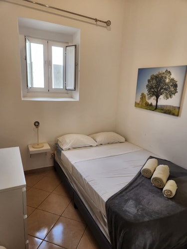 Cacelya small room at place like home @ N125/Olhão