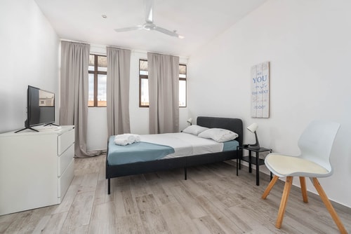 Beirutya room! 3rd floor charming street & central