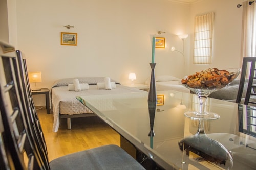 Yurya Room ¶ Exclusivity & Comfort at Olhão for 4