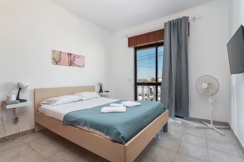 Gisiya room! Simple stay near Faro Airport