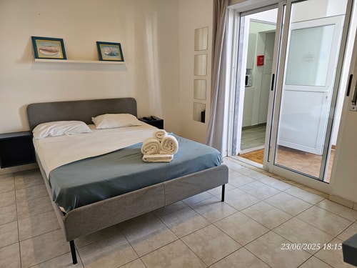 Thaya room! Nearest stay to Faro Airport