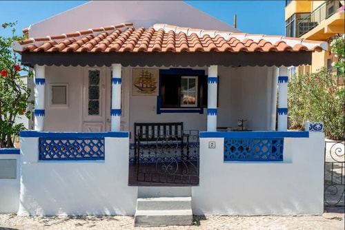 Vidya room| Portuguese style at Faro Beach